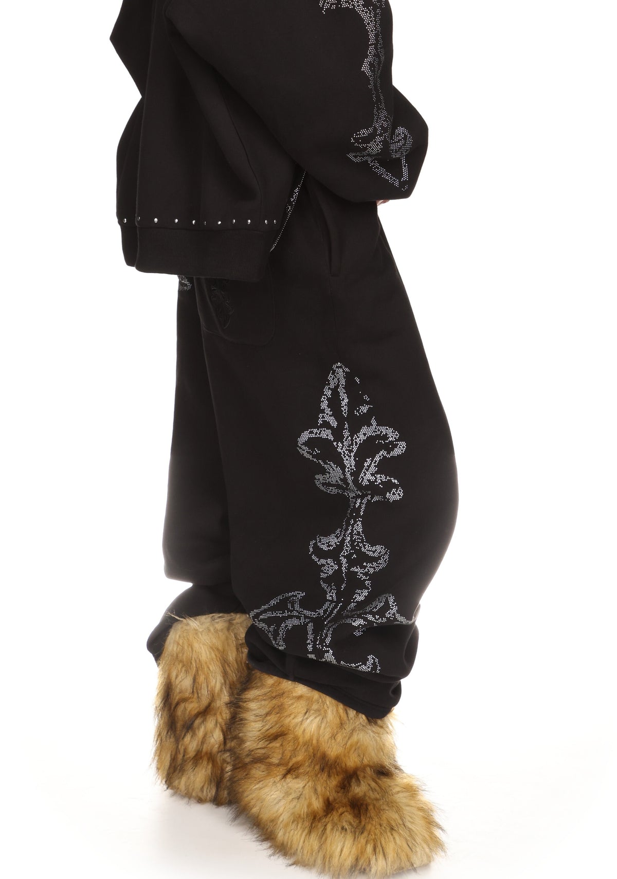 FERAL STUDDED OVERSIZED SWEATPANTS BLACK