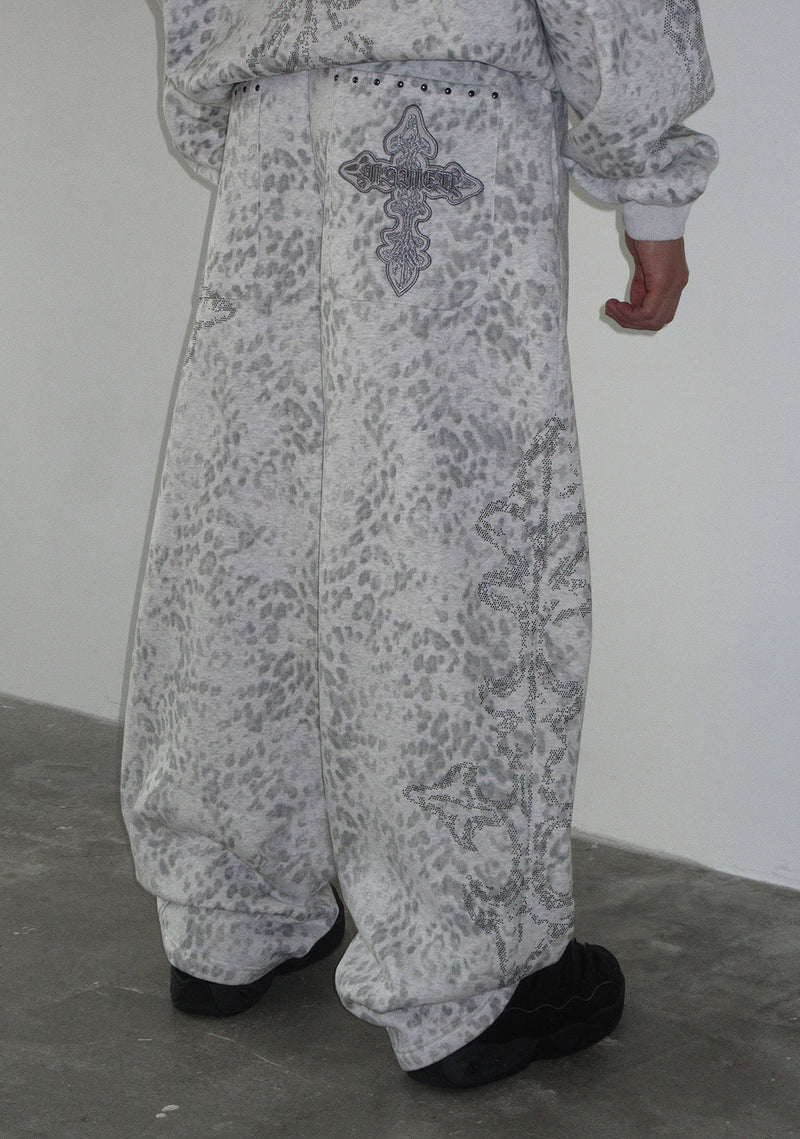 FERAL STUDDED OVERSIZED SWEATPANTS SNOW LEOPARD