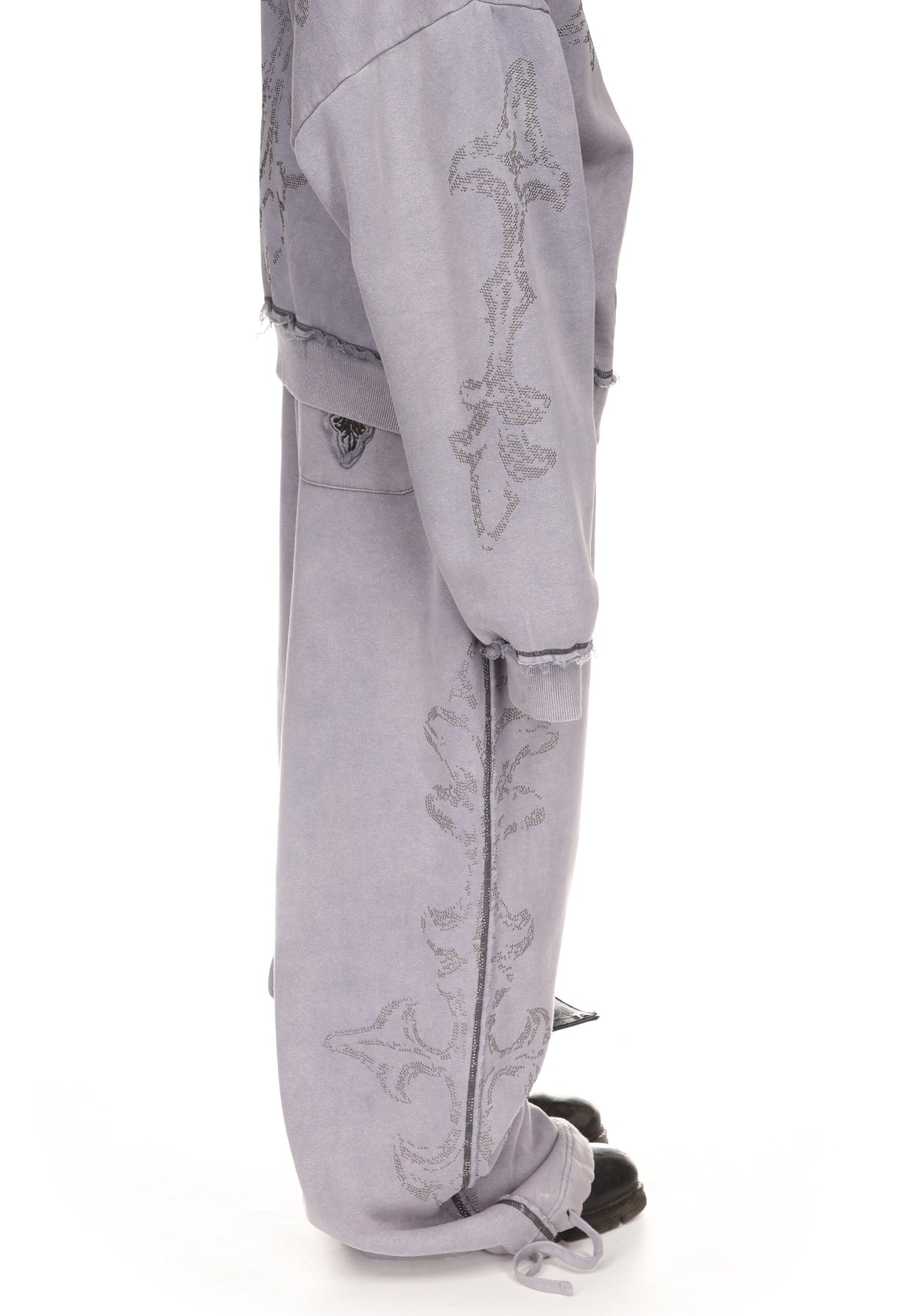 FERAL STUDDED OVERSIZED SWEATPANTS WASHED GREY