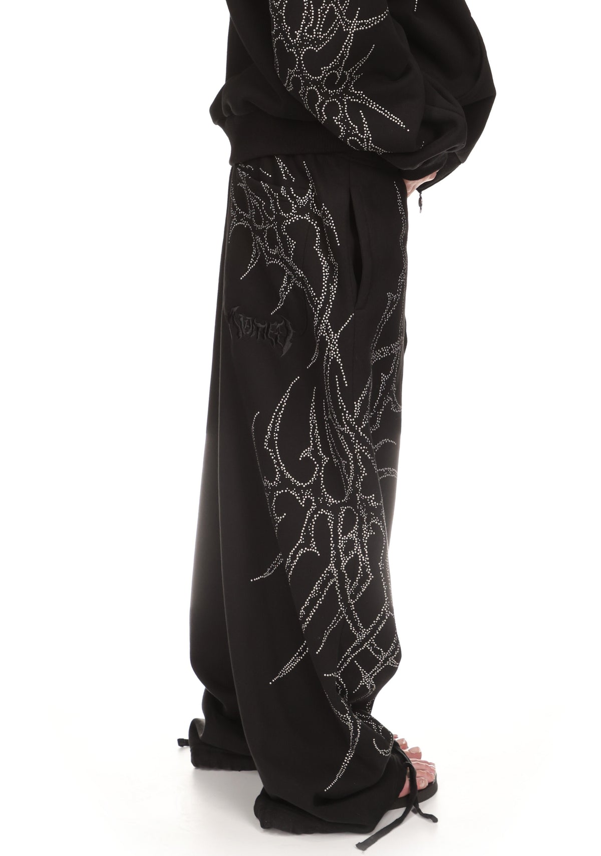 HAUNT STUDDED OVERSIZED SWEATPANTS BLACK