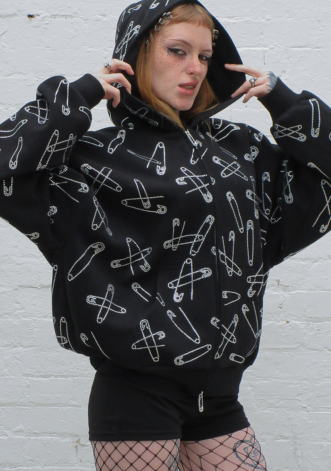 HEIST RHINESTONE SAFETY PIN  ZIP HOODIE BLACK
