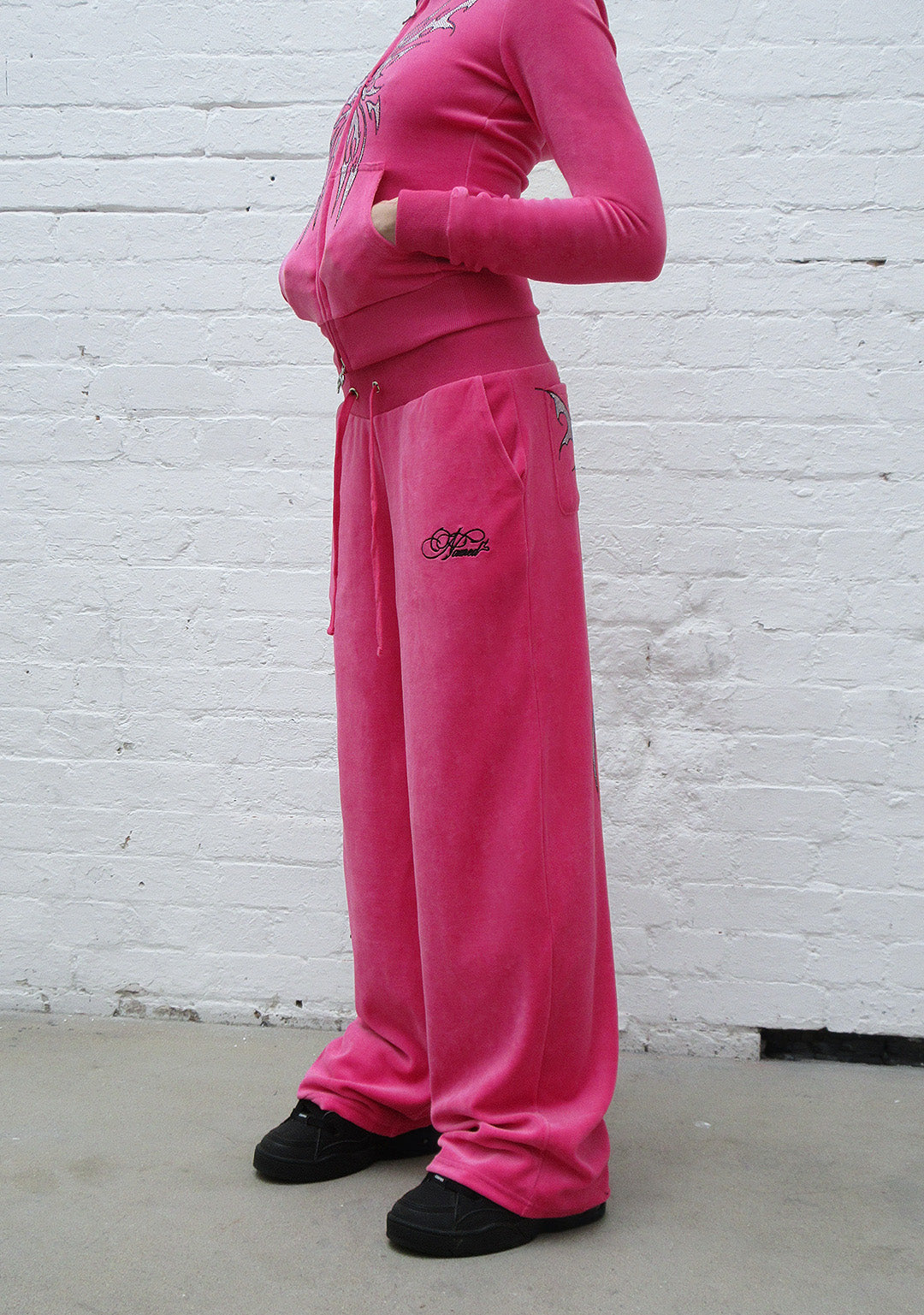 Idol Rhinestone Velour Sweatpants Hot Pink – NAMED COLLECTIVE®