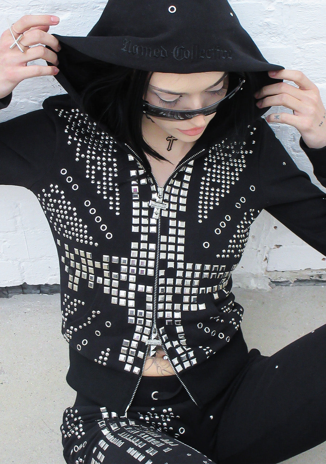 KNIGHT STUDDED FITTED HOODIE BLACK