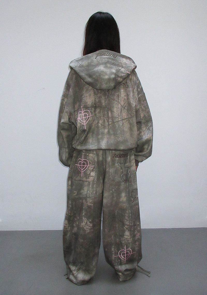 LOVESTRUCK RHINESTONE OVERSIZED SWEATPANTS CAMO