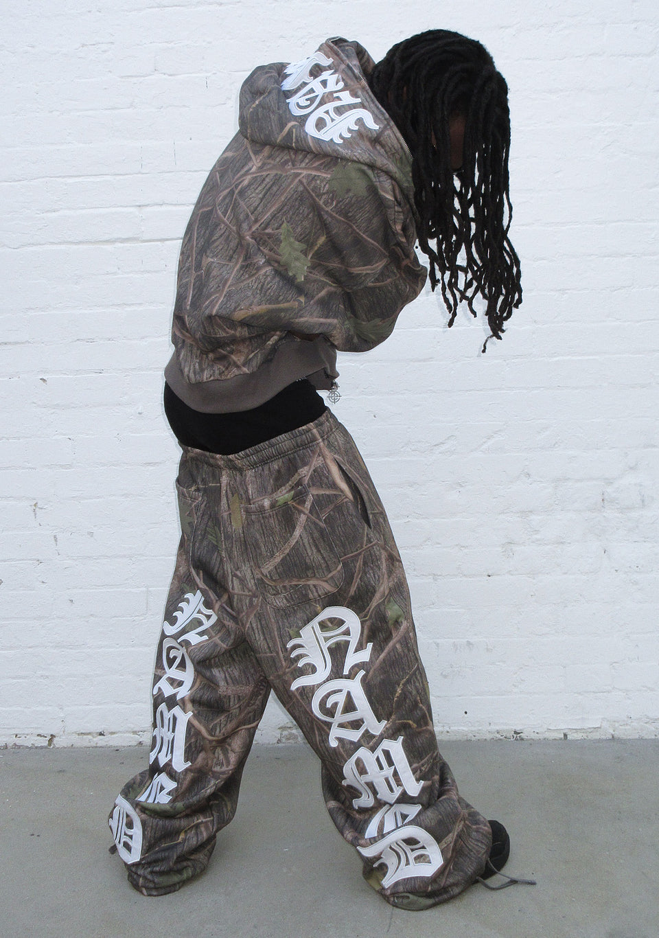 MISSION OVERSIZED SWEATPANTS TREE CAMO