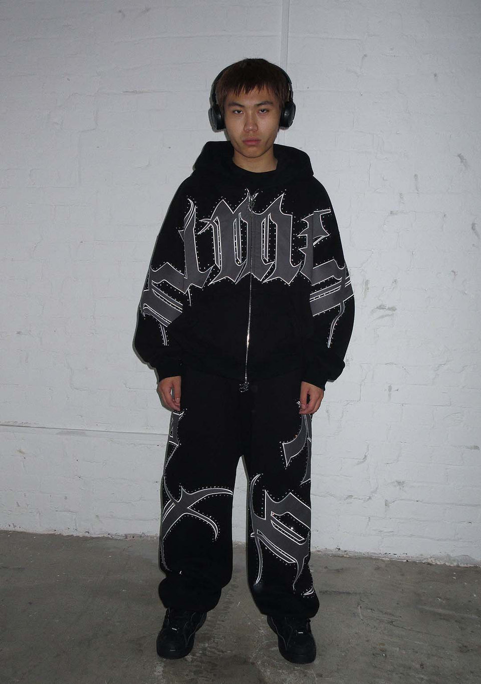MONSTER RHINESTONE SWEATPANTS BLACK