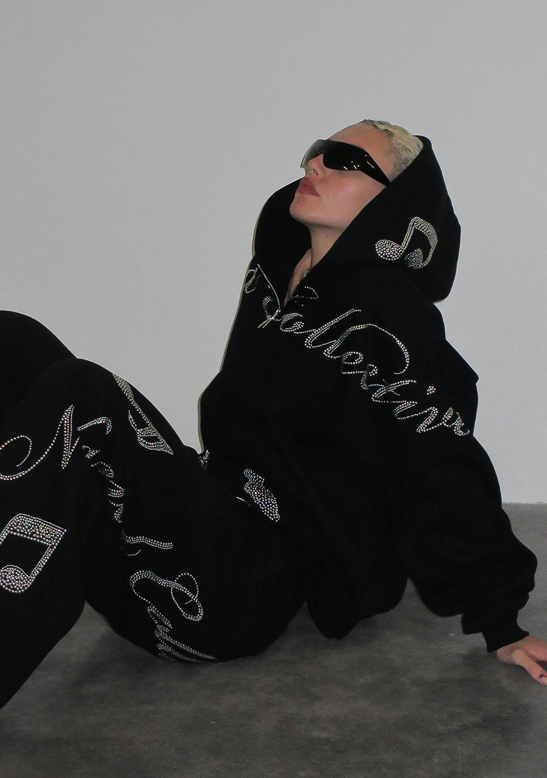 MUSE STUDDED OVERSIZED SWEATPANTS BLACK