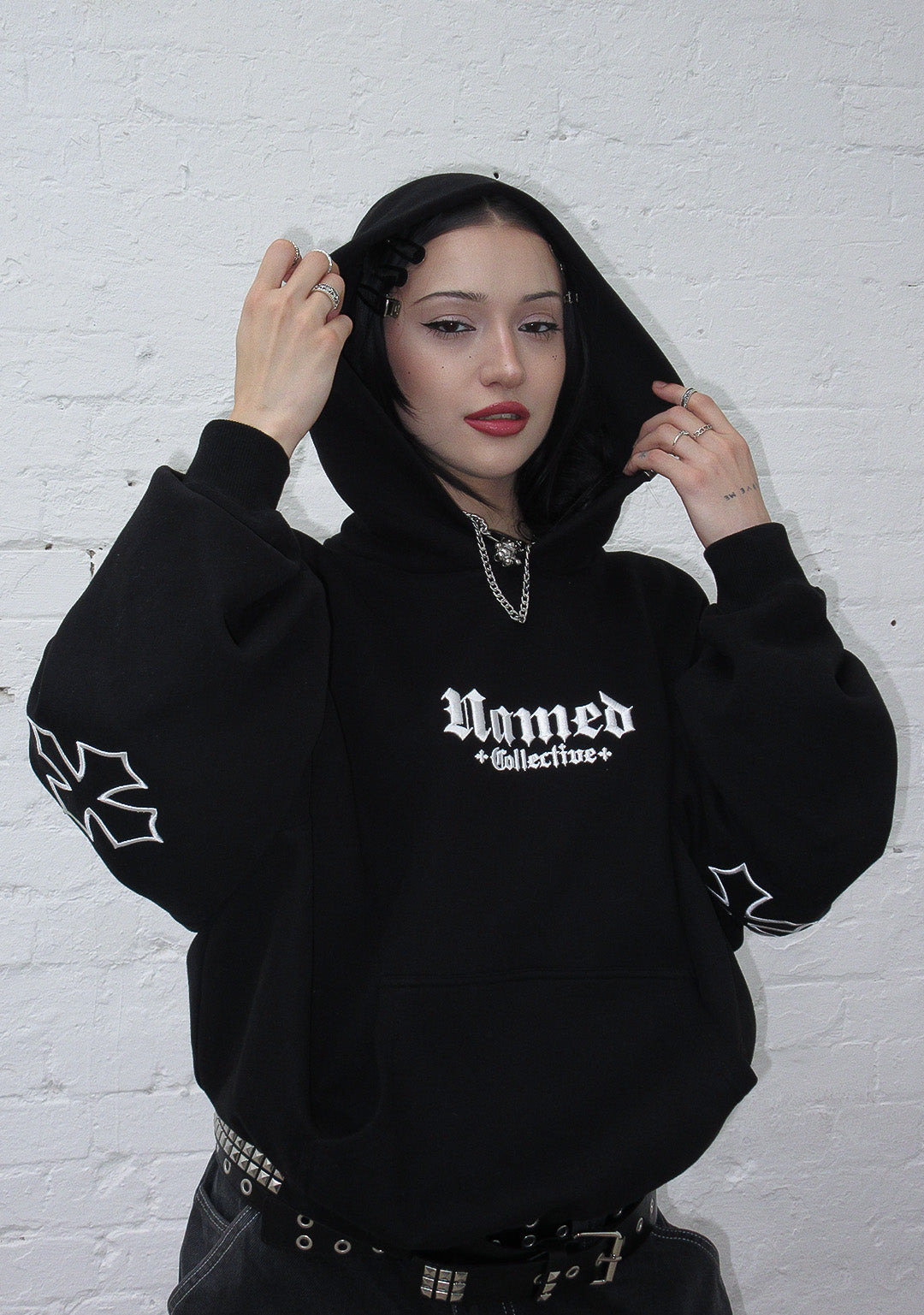 NAMED CLASSICS LOGO PULLOVER HOODIE BLACK