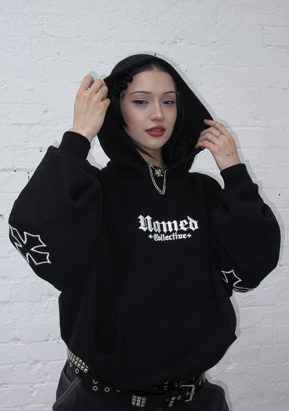 NAMED CLASSICS LOGO PULLOVER HOODIE BLACK