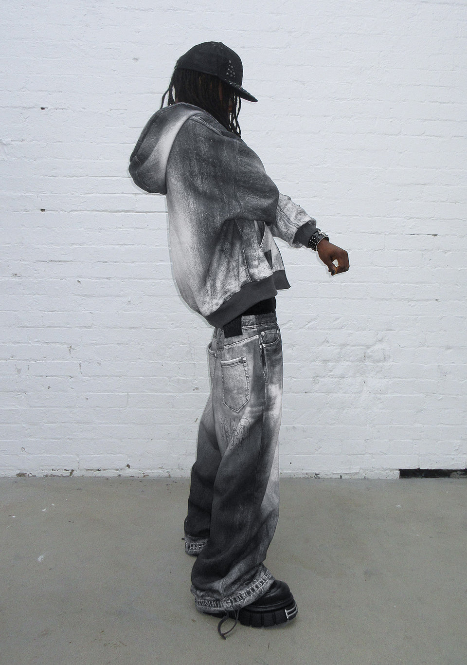 OFF GRID DENIM EFFECT OVERSIZED SWEATPANTS WASHED BLACK