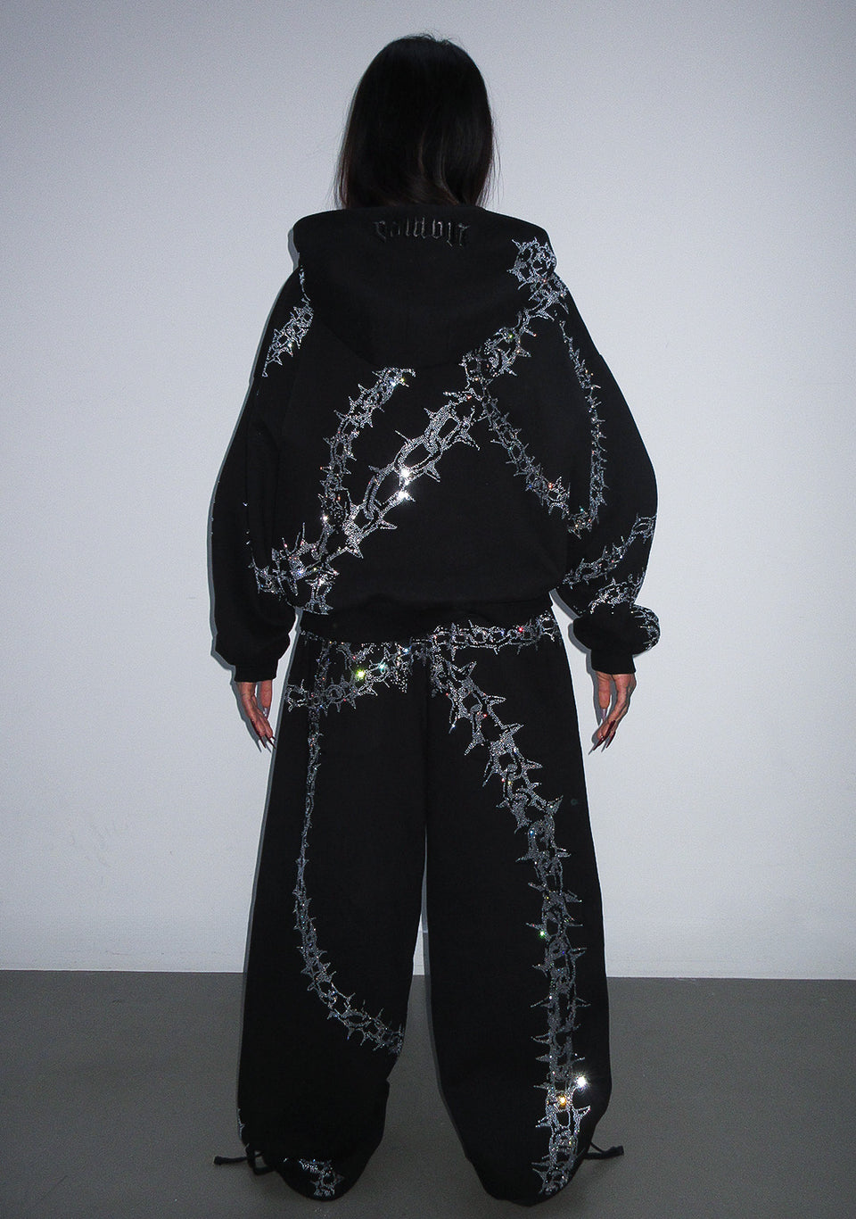 OMEN RHINESTONE OVERSIZED SWEATPANTS BLACK
