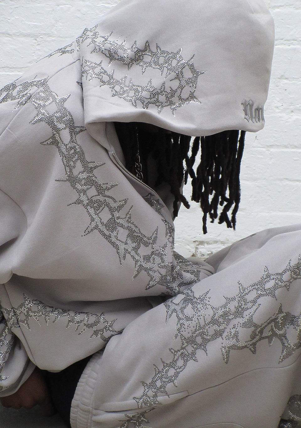 OMEN RHINESTONE OVERSIZED SWEATPANTS SMOKE GREY