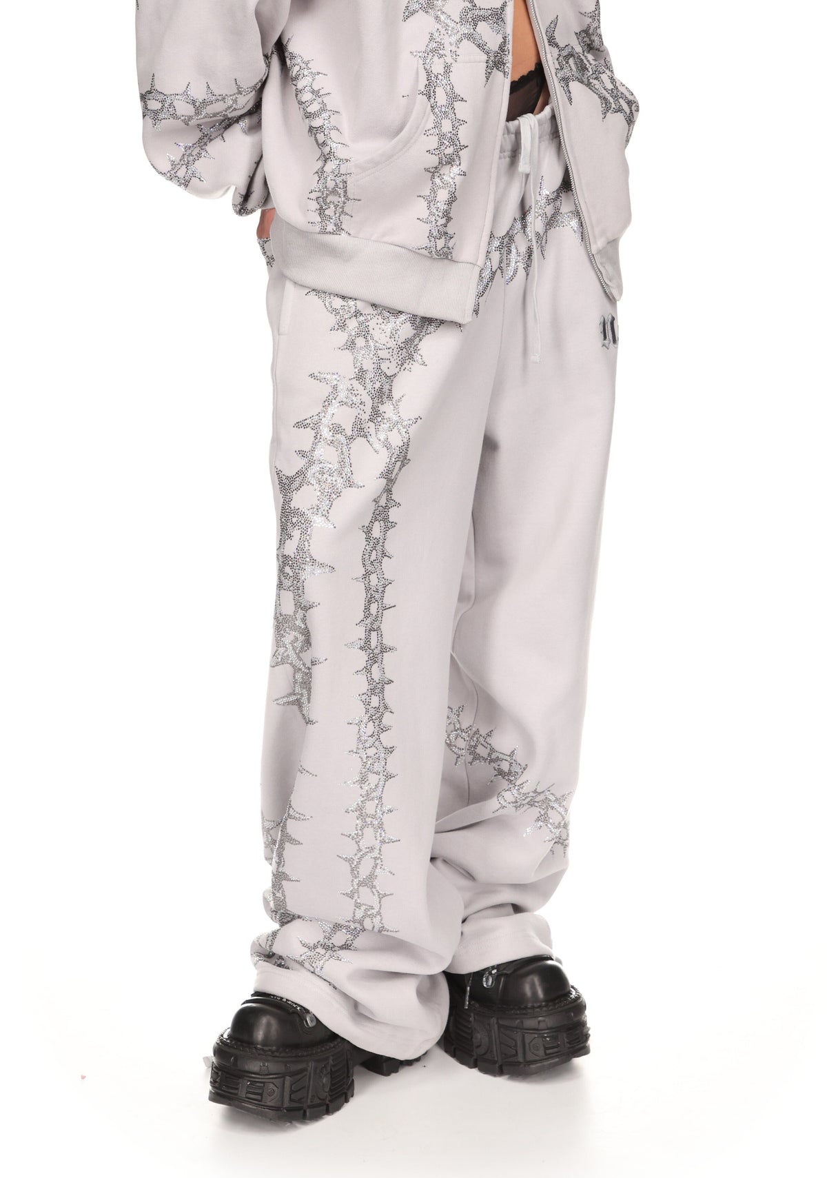 OMEN RHINESTONE OVERSIZED SWEATPANTS SMOKE GREY