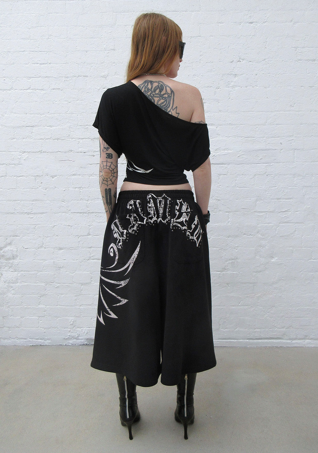 OUTLAW OFF THE SHOULDER TOP BLACK
