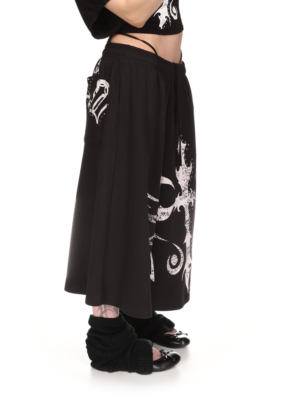OUTLAW OVERSIZED SWEATSHORTS BLACK