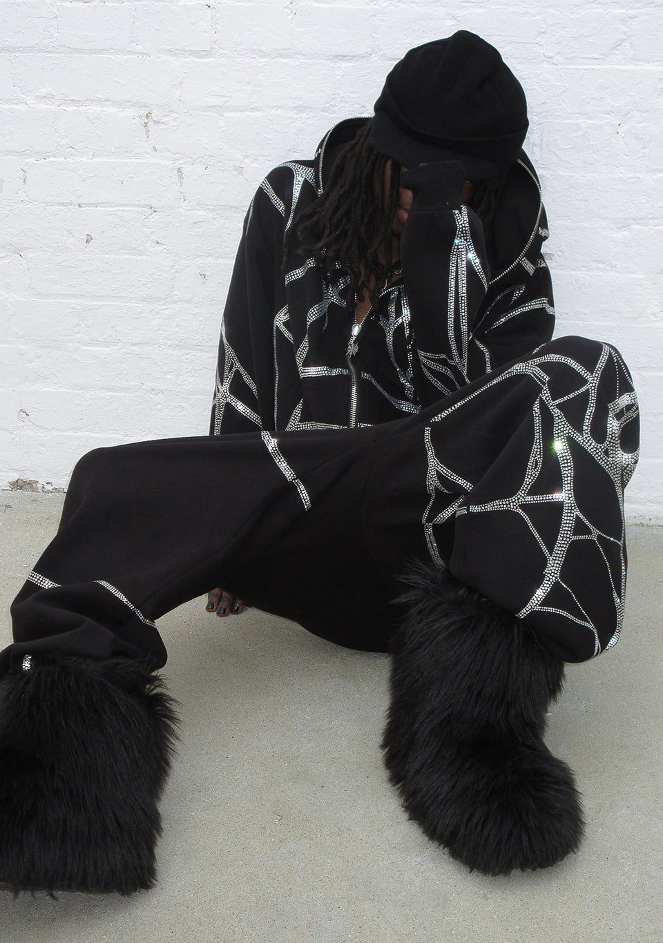 POISON RHINESTONE OVERSIZED SWEATPANTS BLACK