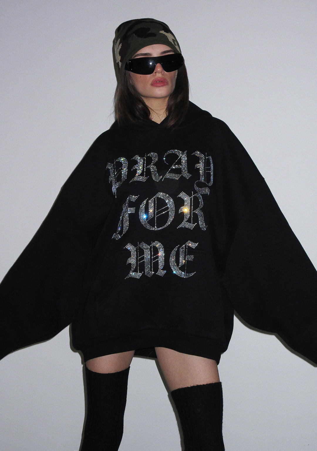 PRAY FOR ME RHINESTONE PULLOVER HOODIE BLACK