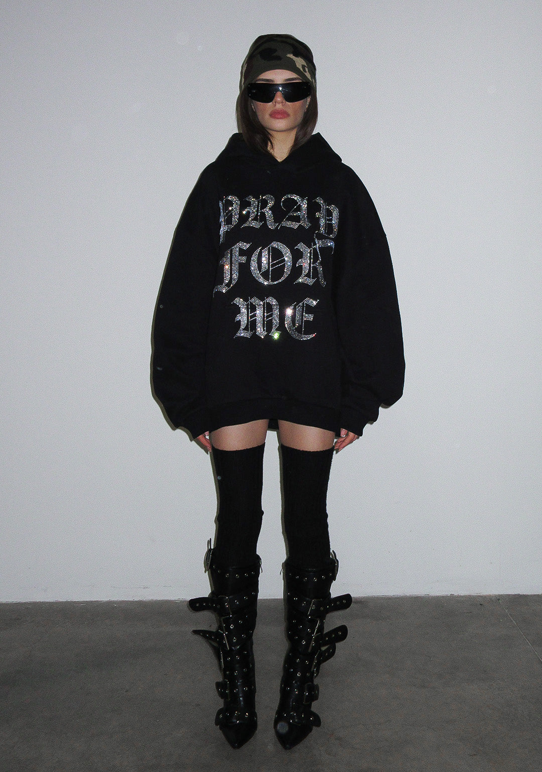 PRAY FOR ME RHINESTONE PULLOVER HOODIE BLACK