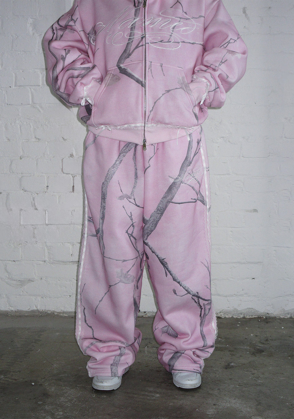 PREY OVERSIZED SWEATPANTS PINK CAMO