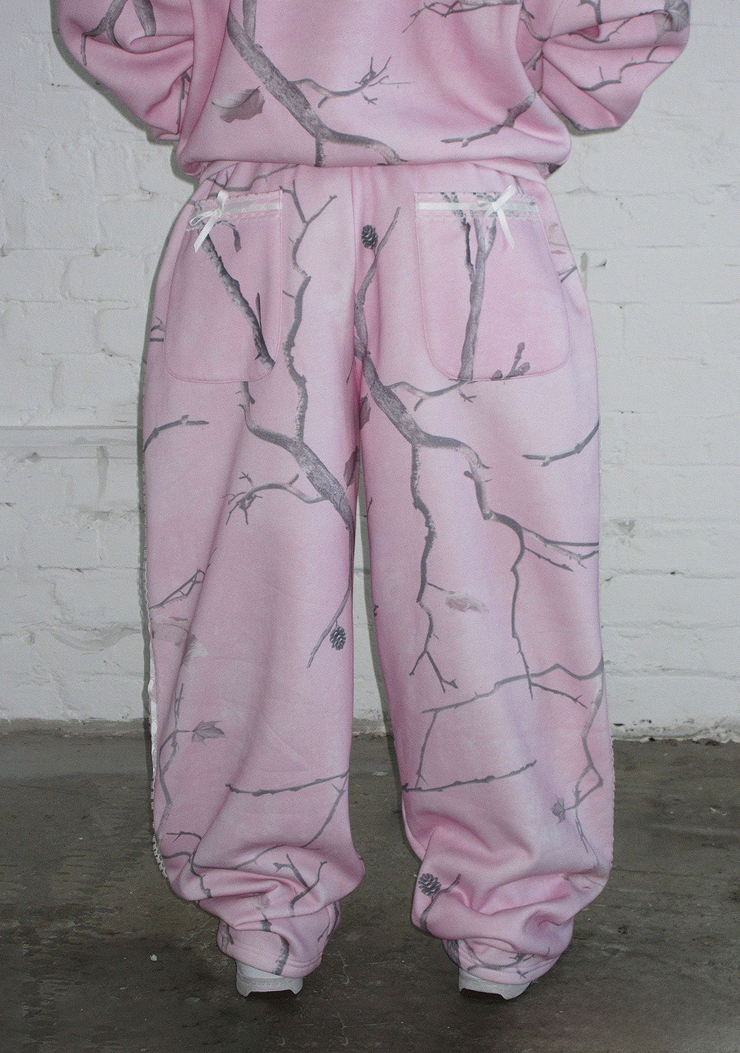 PREY OVERSIZED SWEATPANTS PINK CAMO
