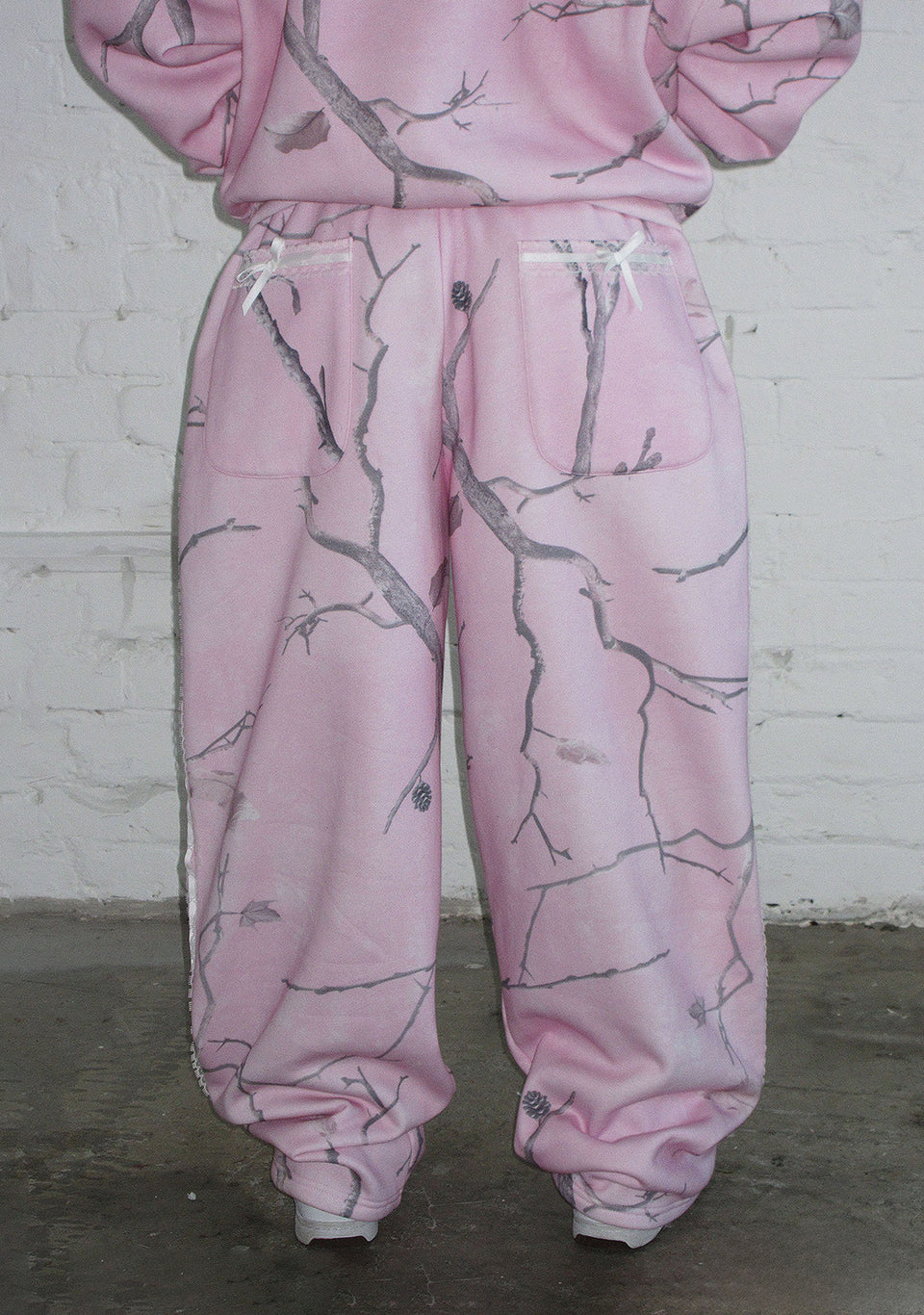 PREY OVERSIZED SWEATPANTS PINK CAMO