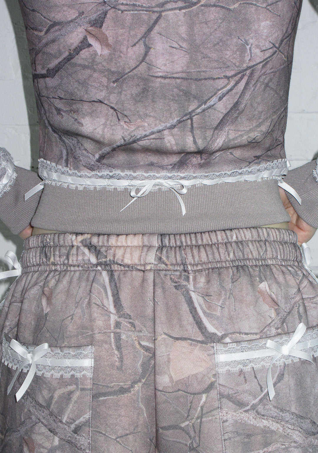 PREY OVERSIZED SWEATPANTS TREE CAMO