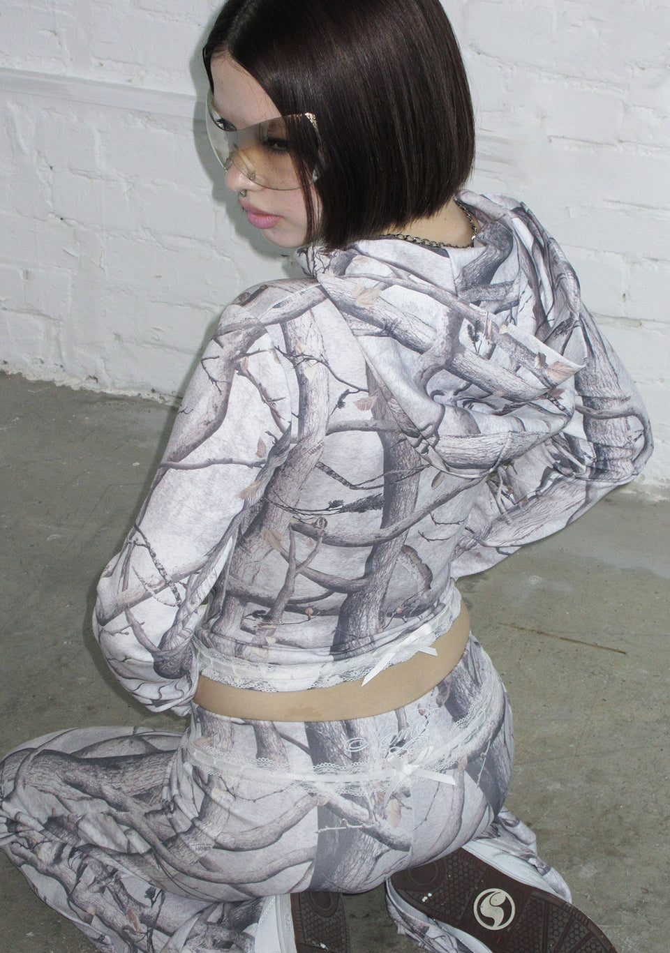 PREY SCULPT STRETCH HOODIE SNOW