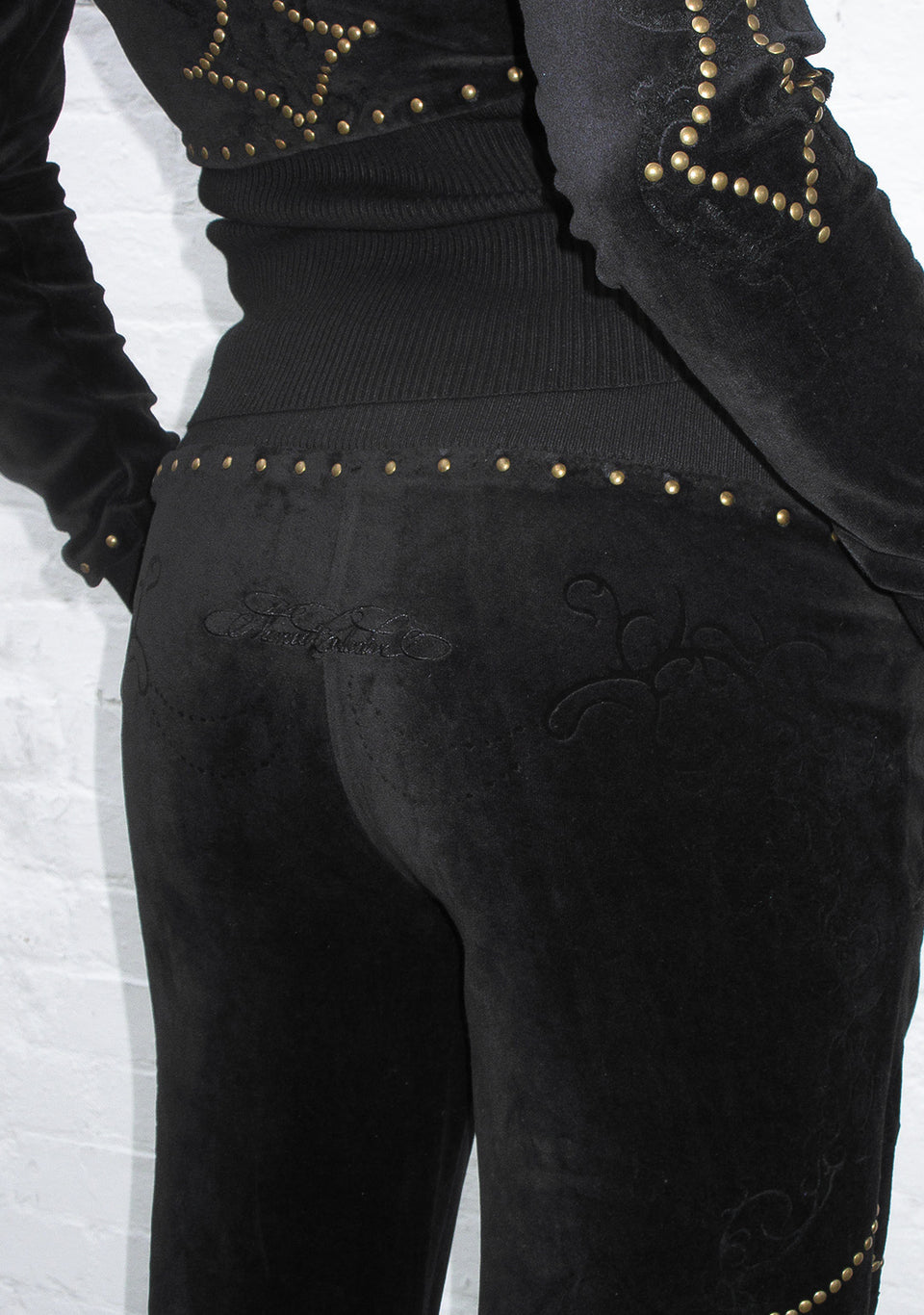 REBEL STUDDED VELOUR SWEATPANTS BLACK