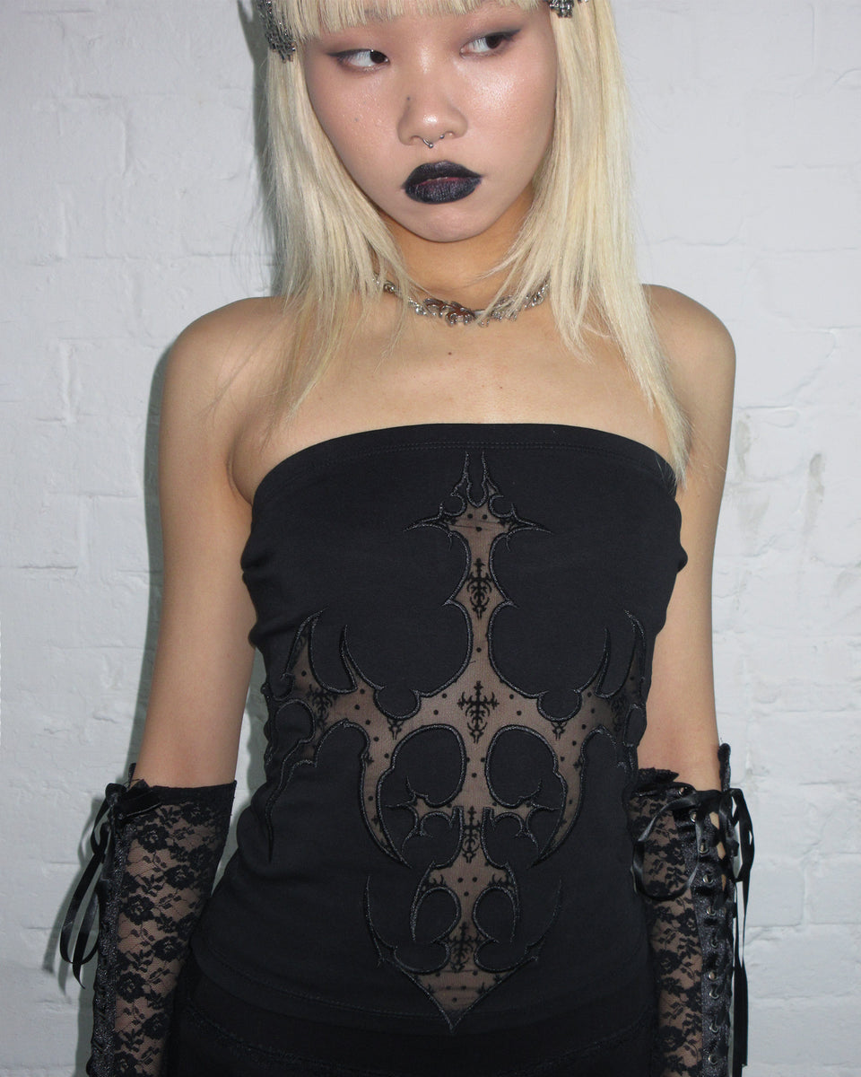 SINNER LACE CUT OUT TUBE TOP BLACK