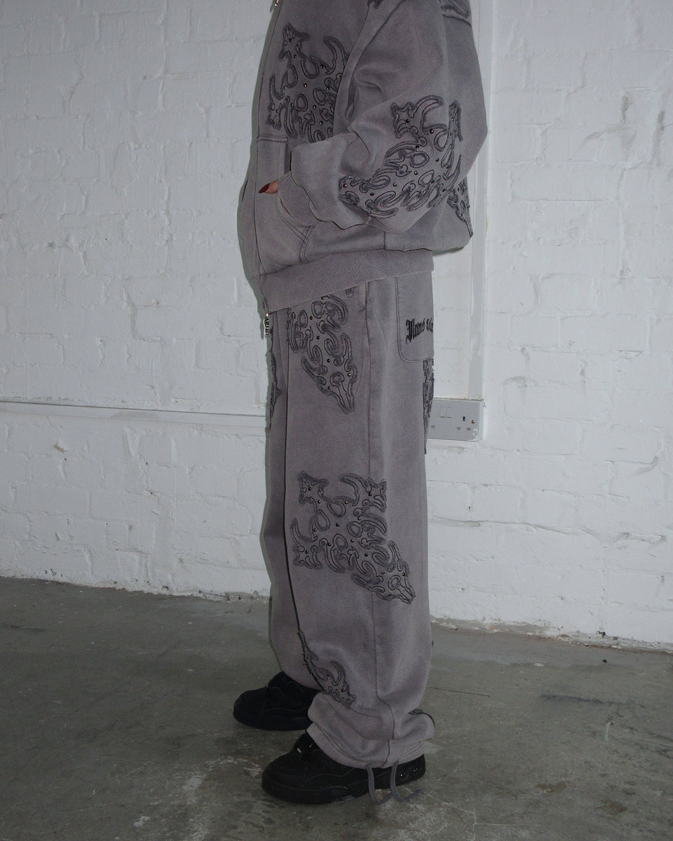 SINNER STUDDED OVERSIZED SWEATPANTS GREY VINTAGE WASH