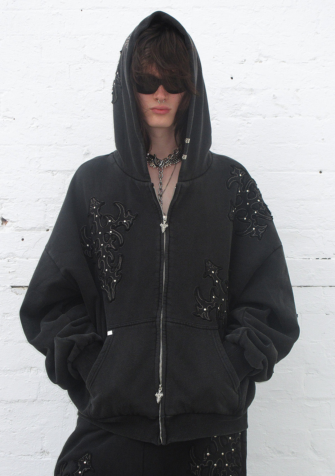 SINNER STUDDED ZIP HOODIE BLACK VINTAGE WASH