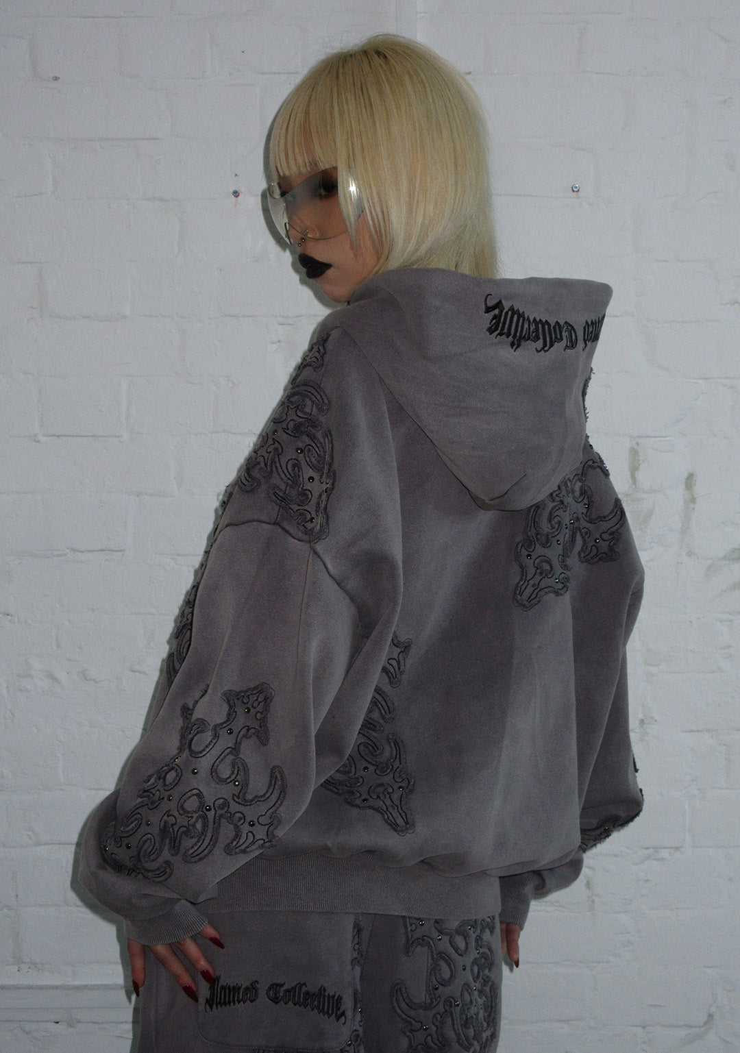 SINNER STUDDED ZIP HOODIE GREY VINTAGE WASH