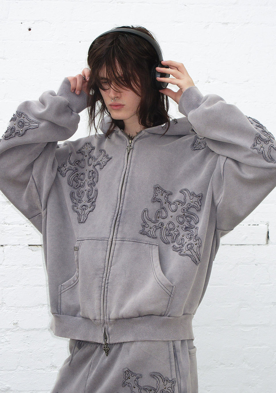 SINNER STUDDED ZIP HOODIE GREY VINTAGE WASH