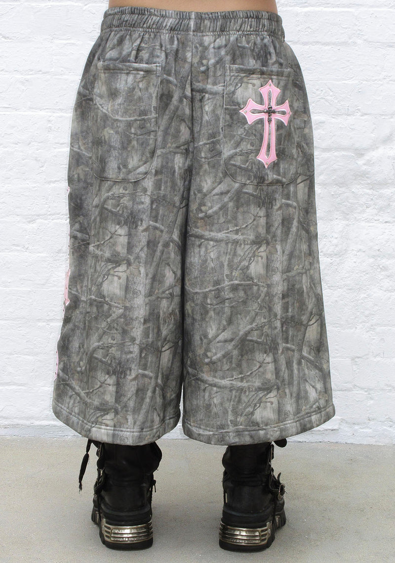 SPOILT OVERSIZED SWEATSHORTS TREE CAMO