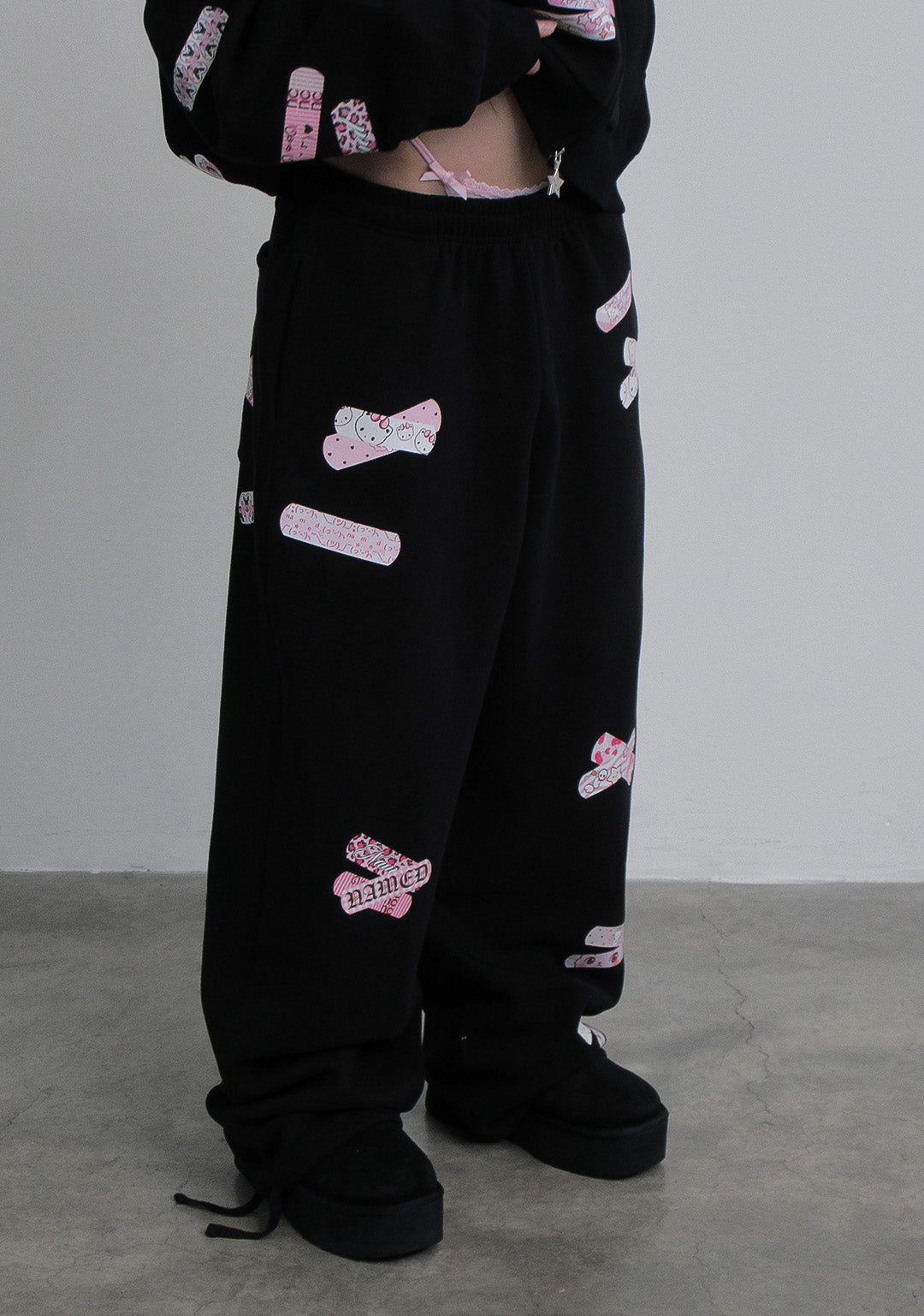 STITCH TEDDY OVERSIZED SWEATPANTS BLACK