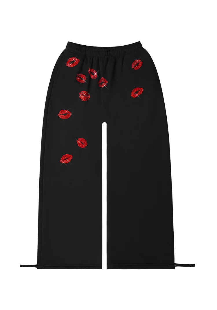 TEASE RHINESTONE KISS OVERSIZED SWEATPANTS BLACK