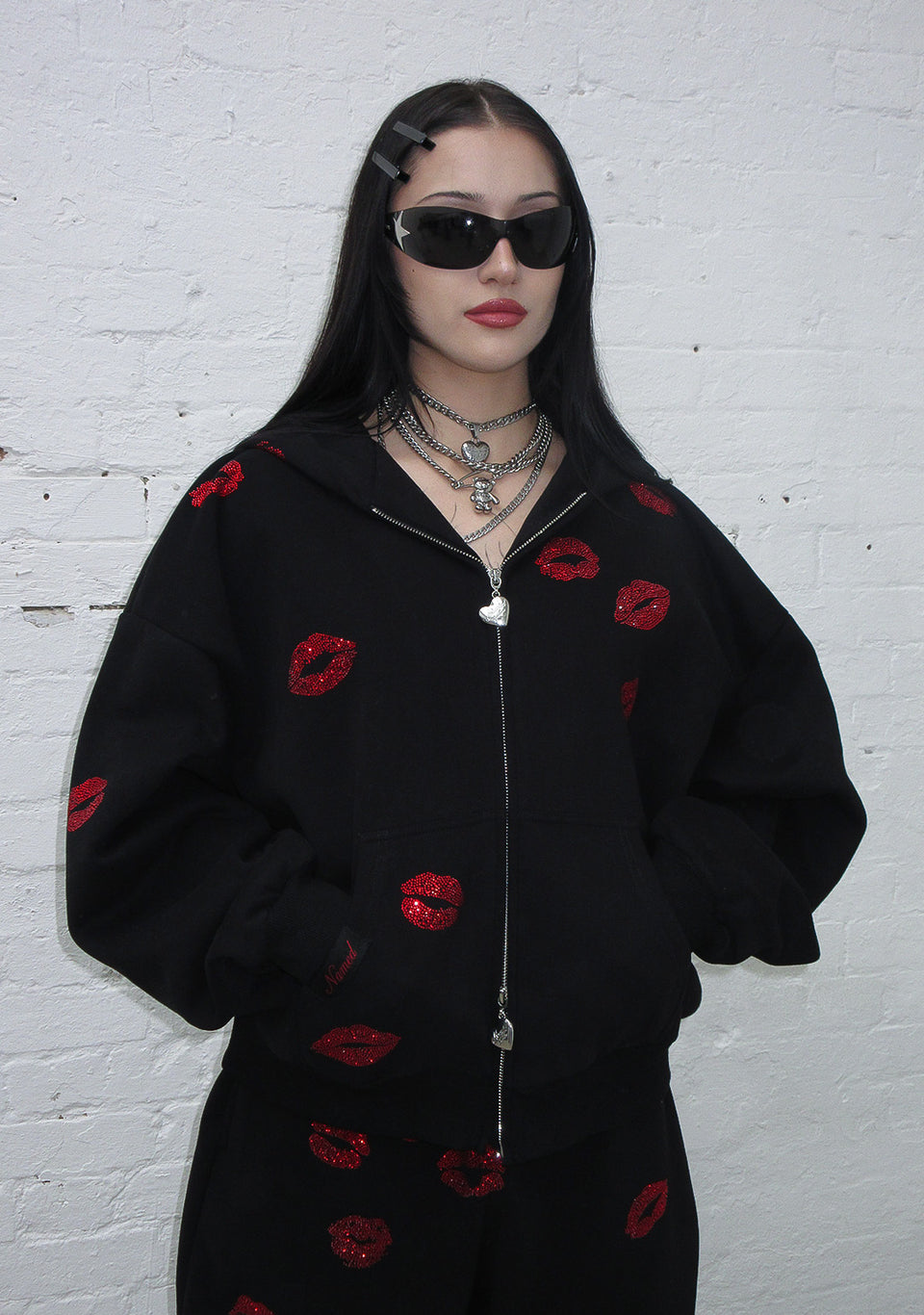 TEASE RHINESTONE KISS ZIP HOODIE BLACK