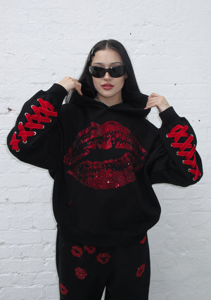 TEASE RHINESTONE LIPS PULLOVER HOODIE BLACK