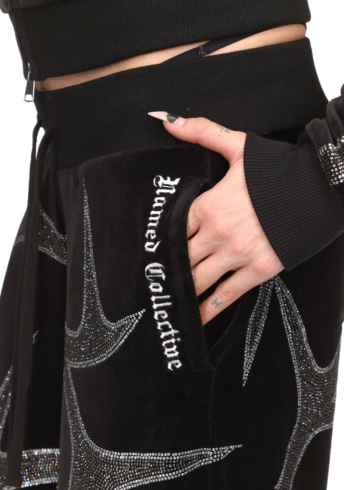 THORN RHINESTONE VELOUR SWEATPANTS BLACK