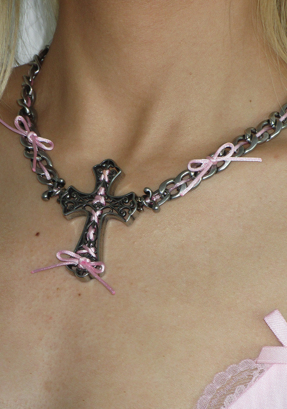 WHISPER CROSS CHAIN 9MM