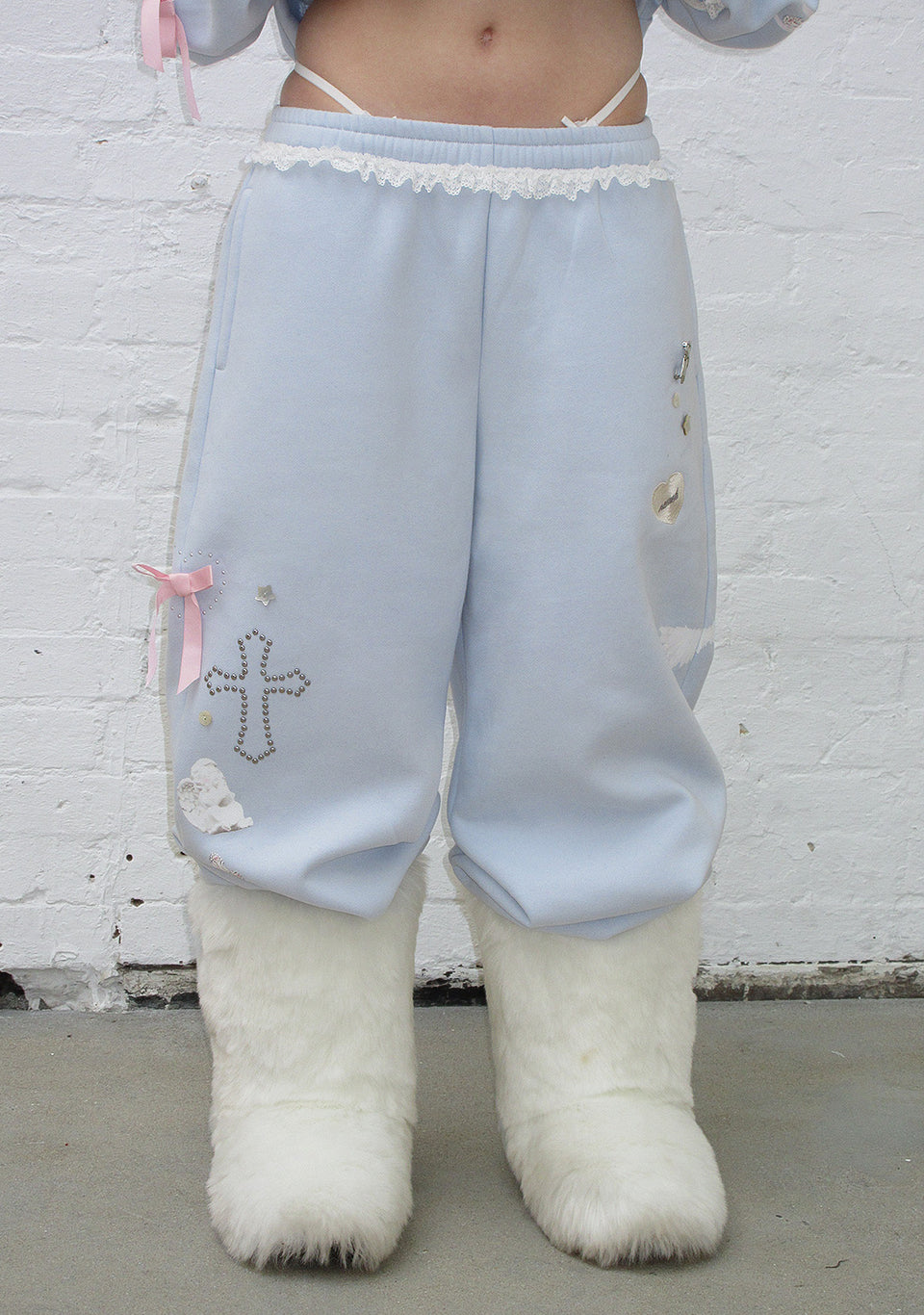 WHISPER OVERSIZED SWEATPANTS BABY BLUE
