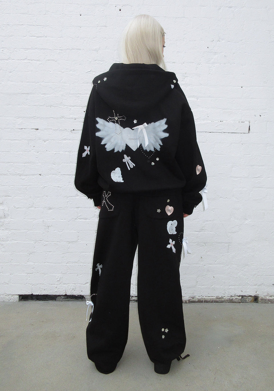 WHISPER OVERSIZED SWEATPANTS BLACK