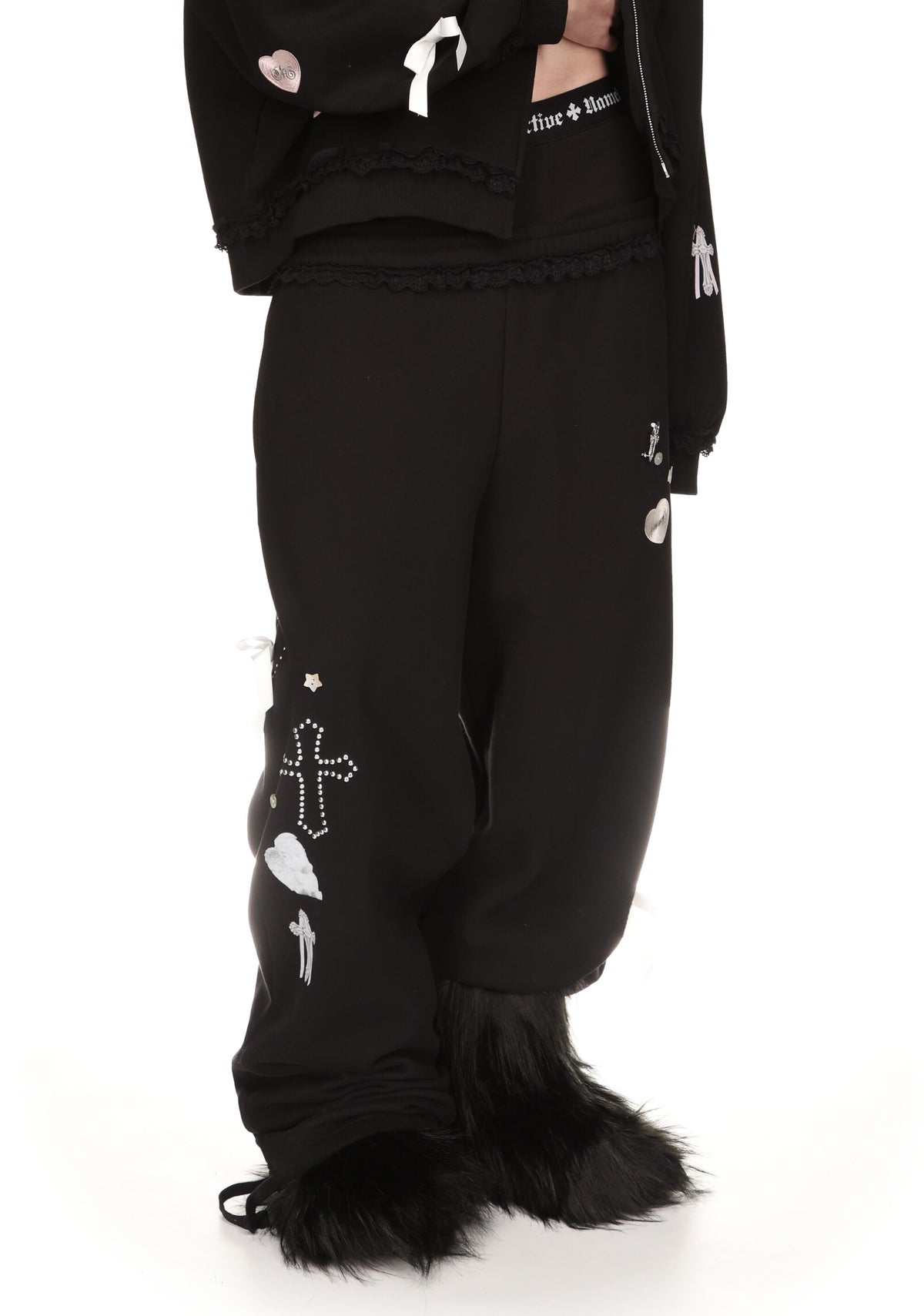 WHISPER OVERSIZED SWEATPANTS BLACK