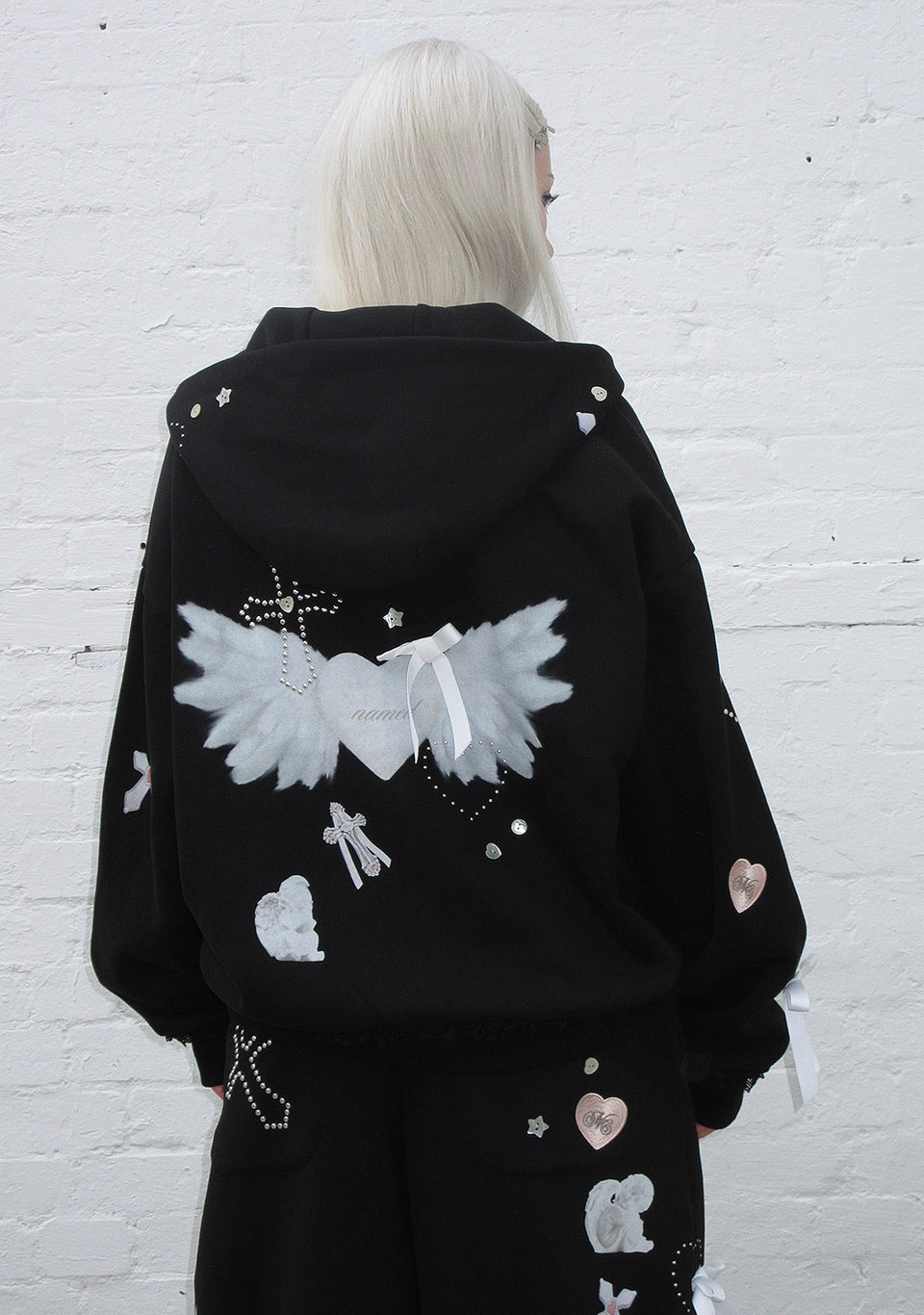 WHISPER ZIP HOODIE BLACK